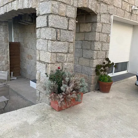 Appartement T2 rez de villa